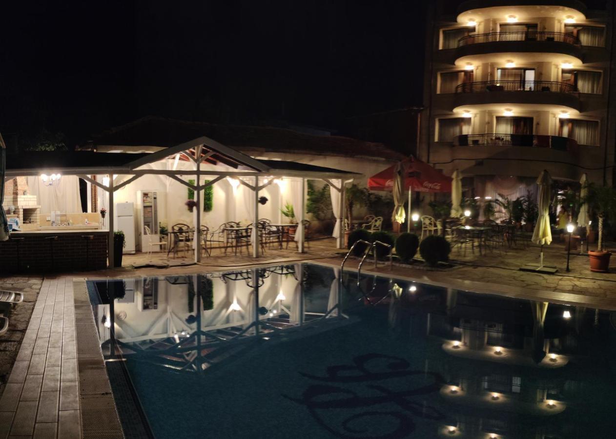 Guest House Palazzo 比亚拉 外观 照片