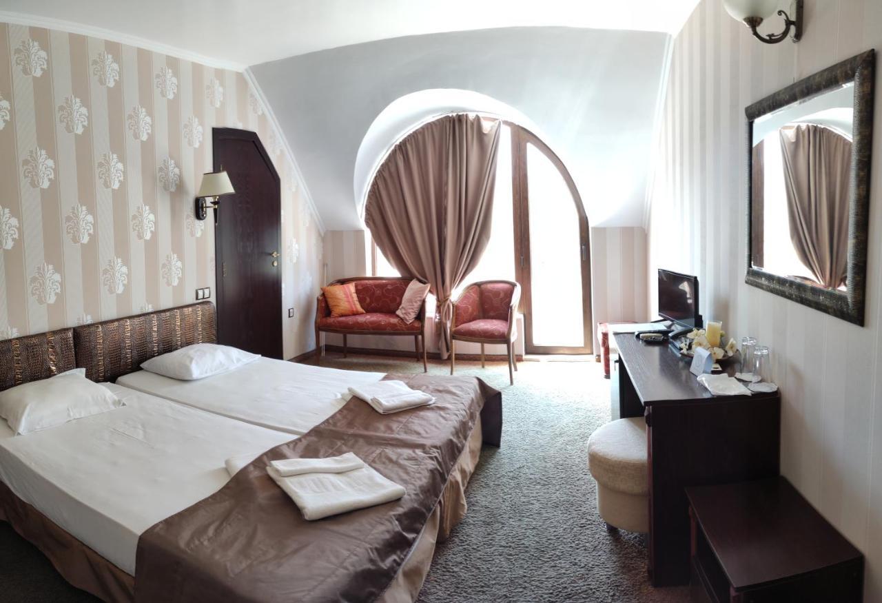 Guest House Palazzo 比亚拉 外观 照片