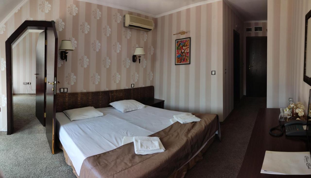 Guest House Palazzo 比亚拉 外观 照片