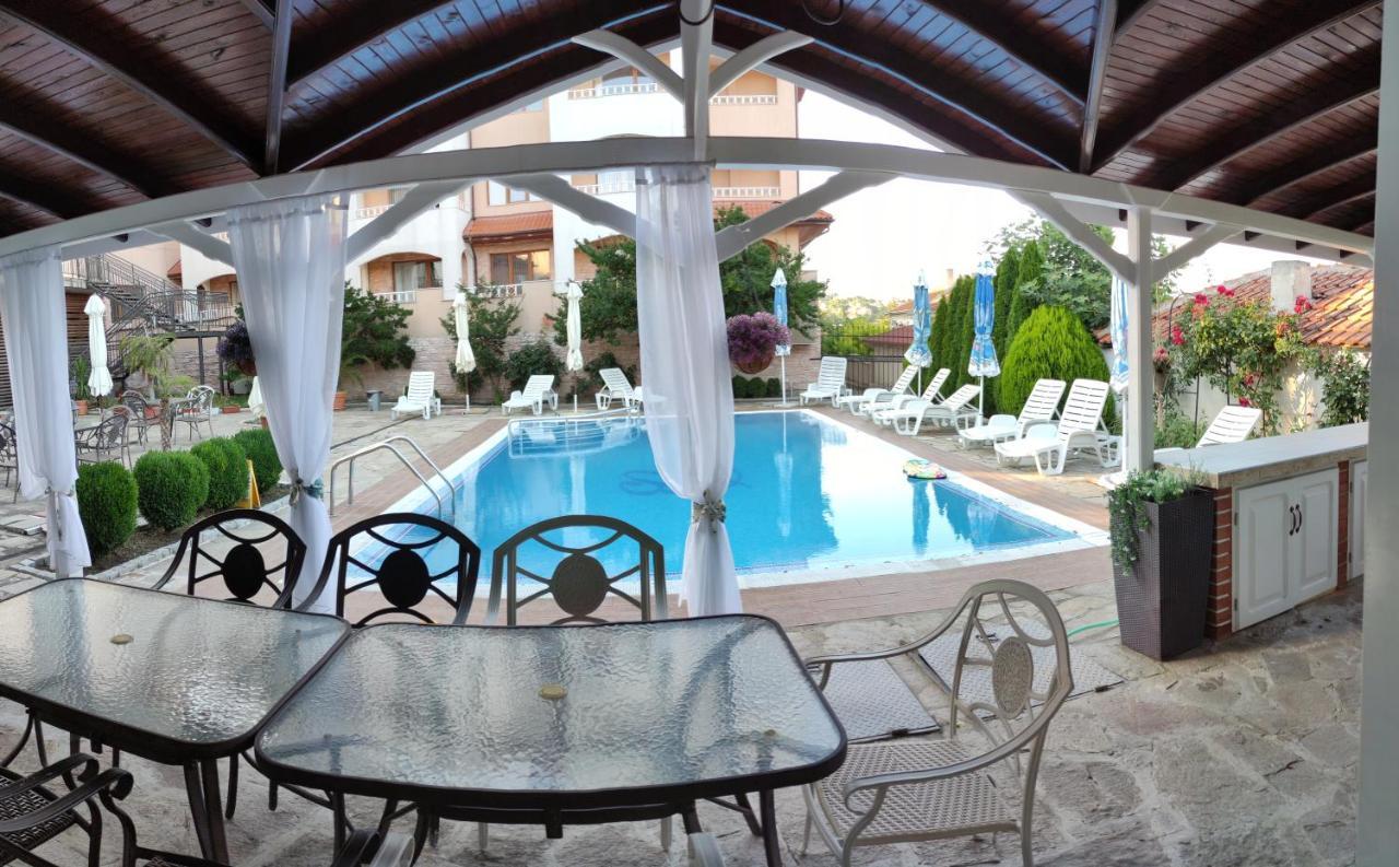Guest House Palazzo 比亚拉 外观 照片