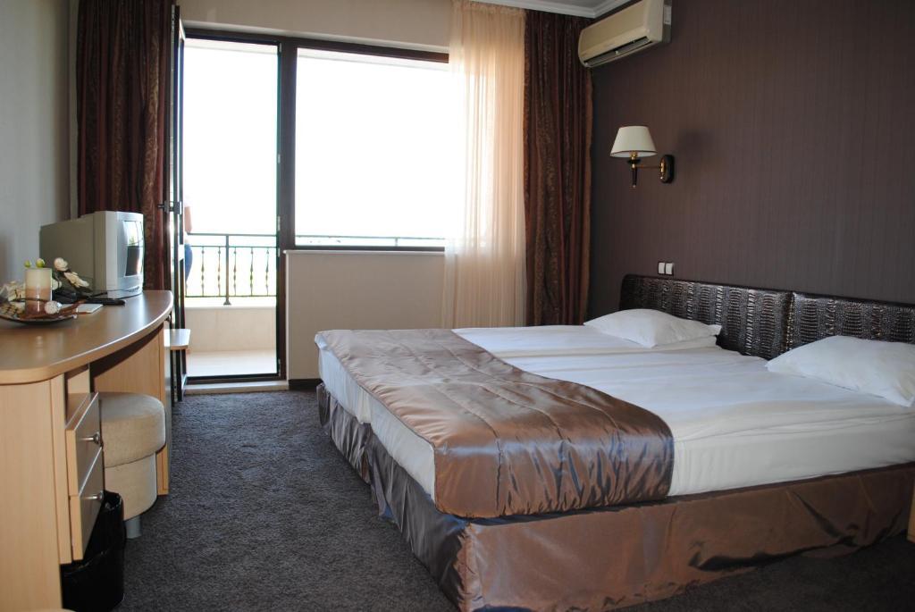 Guest House Palazzo 比亚拉 外观 照片