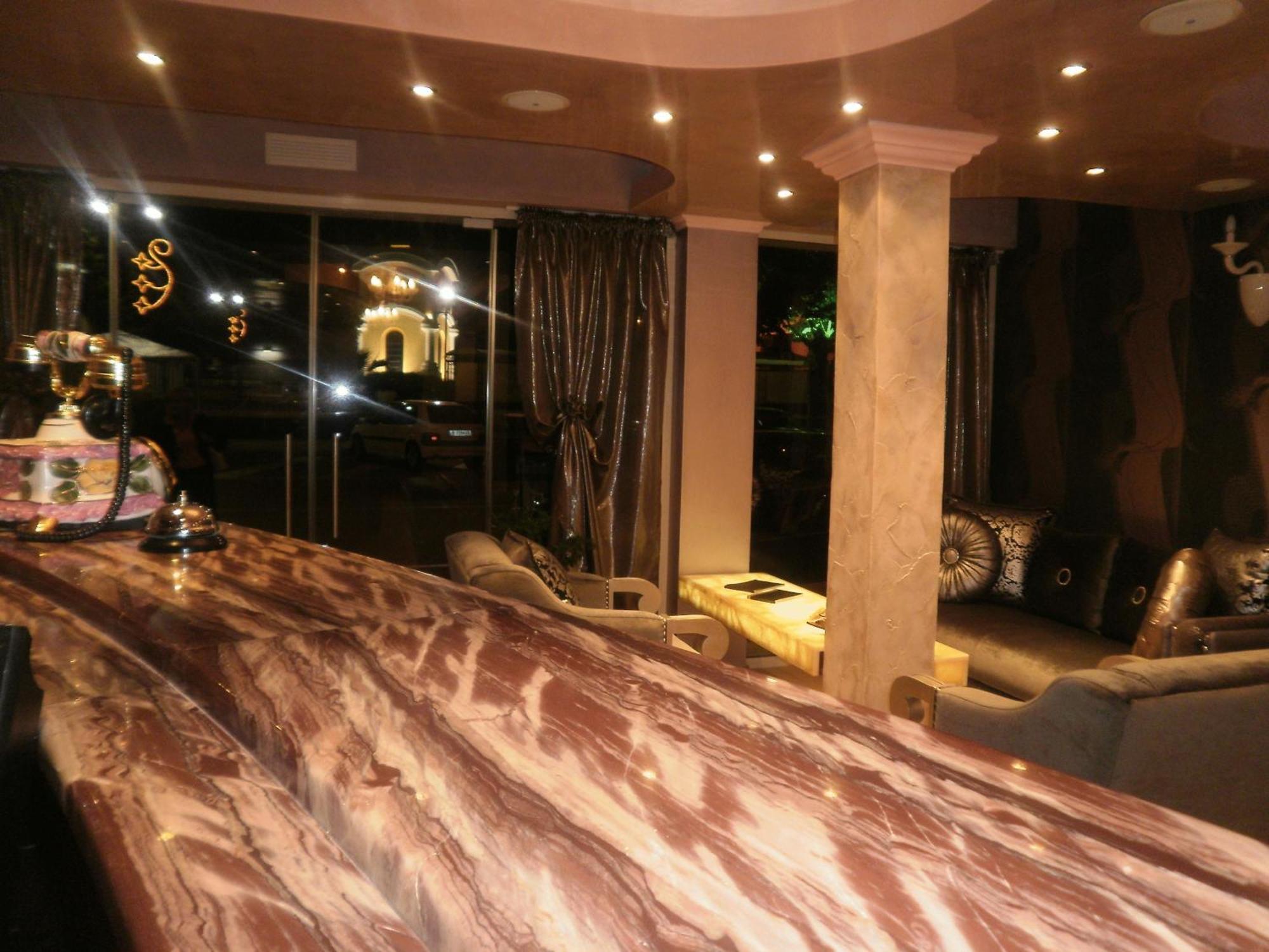 Guest House Palazzo 比亚拉 外观 照片