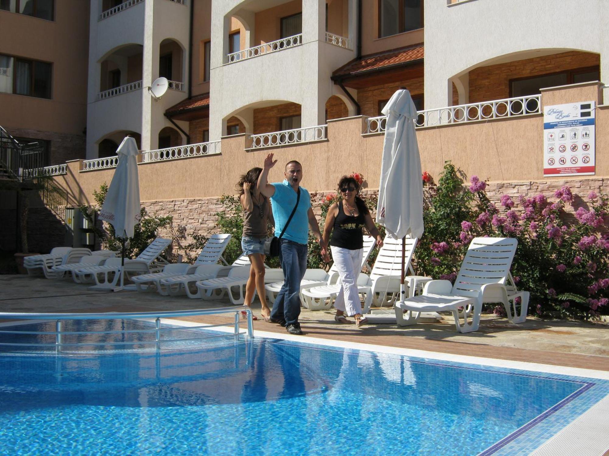Guest House Palazzo 比亚拉 外观 照片