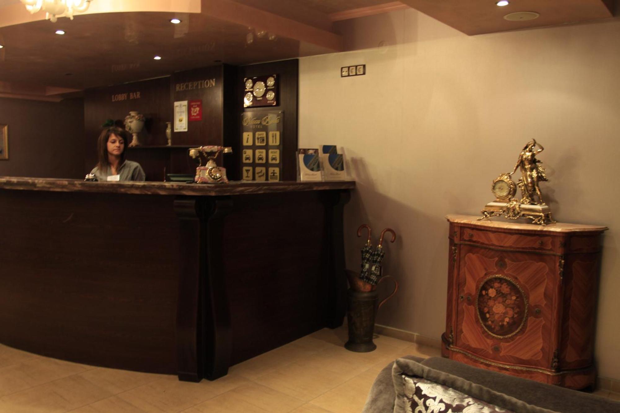 Guest House Palazzo 比亚拉 外观 照片